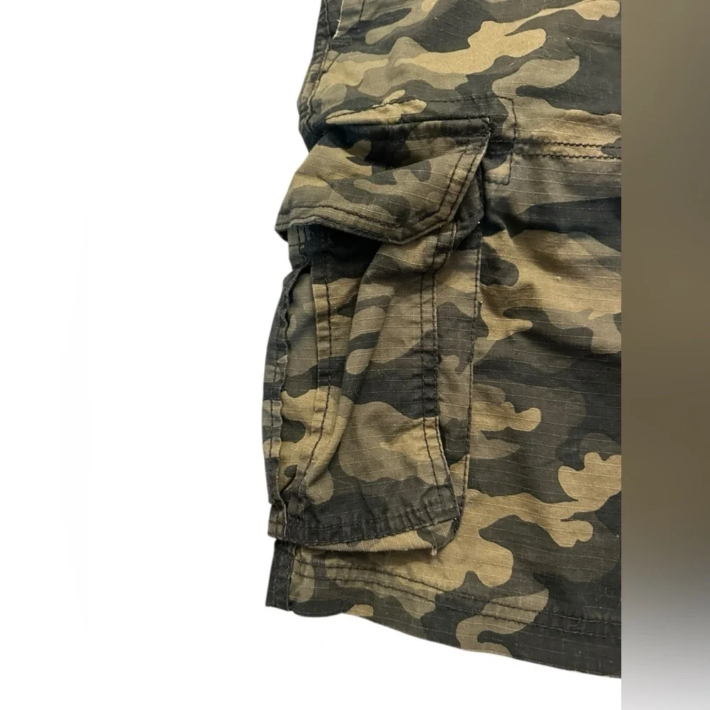 Goodfellow & Co. Camo Cargo Shorts - Mens Size 42 - Utility - Green Camo
